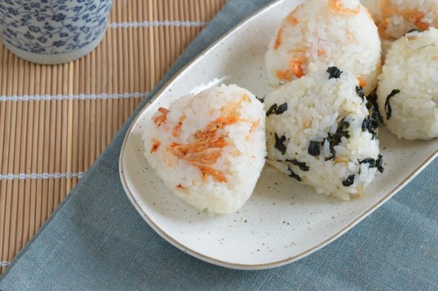 Onigiri with shrimp