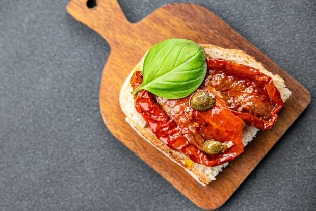 Sandwiches with dried tomatoes are a simple and delicious recipe for cooking step by step