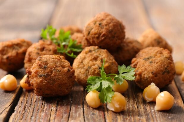 Classic chickpea falafel 