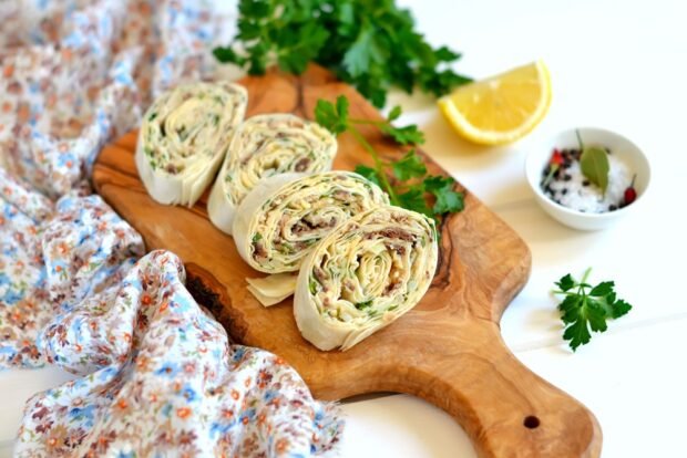 Lavash roll with tuna and cheese is a simple and delicious recipe, how to cook step by step