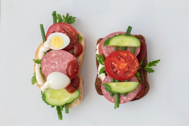 Budget sandwiches for the festive table