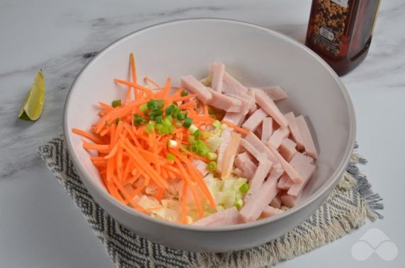 Salad with cabbage and smoked chicken: photo of recipe preparation, step 2