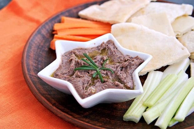 Red bean hummus 