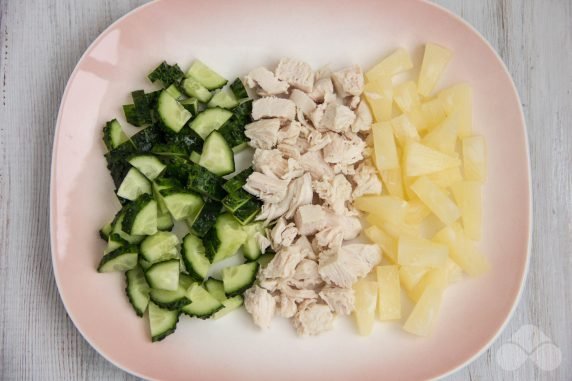 Meat salad with pineapples, corn and cucumbers: photo of recipe preparation, step 1