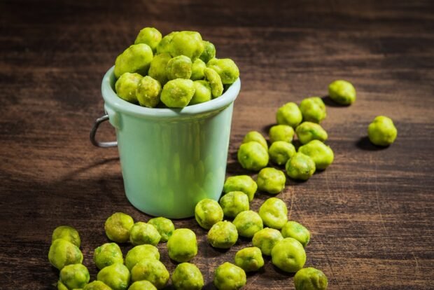 Green peas with wasabi