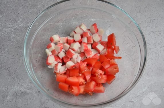 Crab salad with grated cheese : photo of recipe preparation, step 1