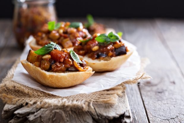Canapes with eggplant and tomatoes