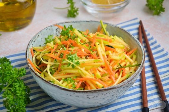 Korean salad with zucchini: photo of recipe preparation, step 4