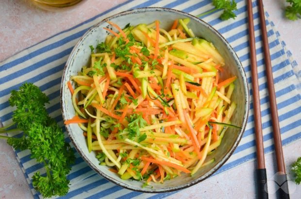 Korean salad with zucchini