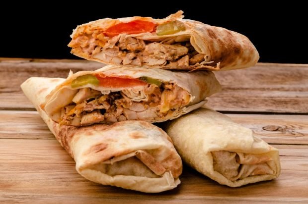 Shawarma with turkey, cheese and pickles 