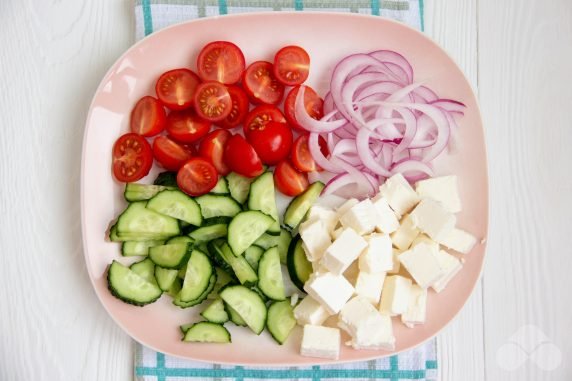 Greek salad with cheese, olives and iceberg lettuce: photo of recipe preparation, step 1