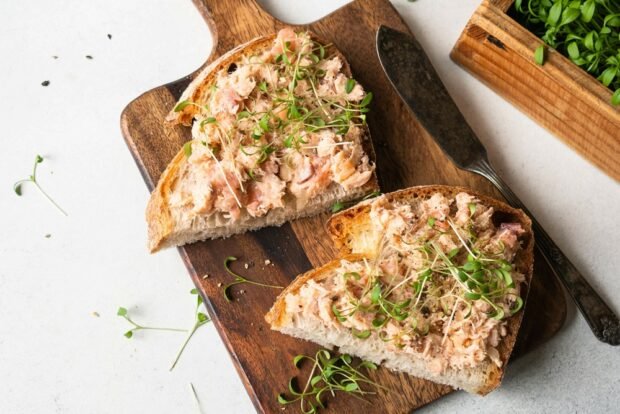 French salmon pate is a simple and delicious recipe, how to cook step by step