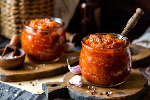 Eggplant caviar with tomatoes 