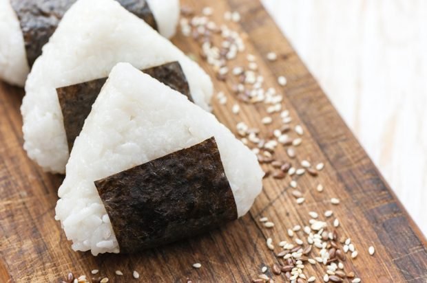 Onigiri with cucumber