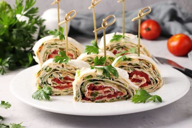 Lavash roll with red caviar 