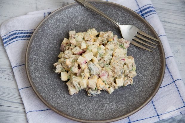 Salad with sprats and radishes – a simple and delicious recipe with photos (step by step)