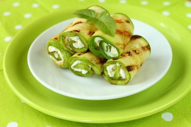 Zucchini rolls 