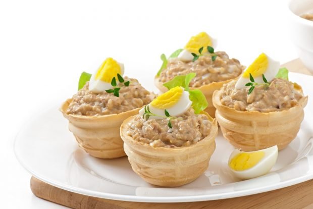 Tartlets with sprats