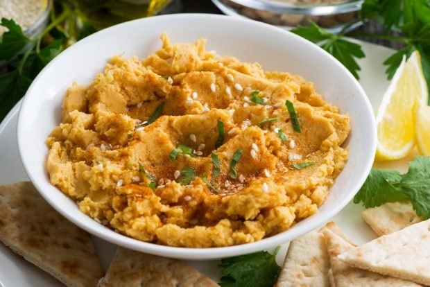 Red lentil hummus 