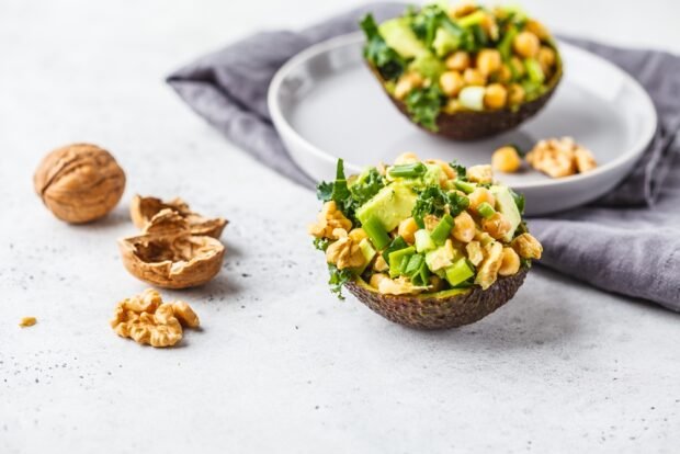 Stuffed avocados with nuts and chickpeas is a simple and delicious recipe, how to cook step by step