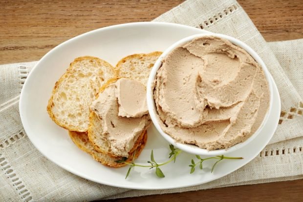 Pink salmon pate at home 