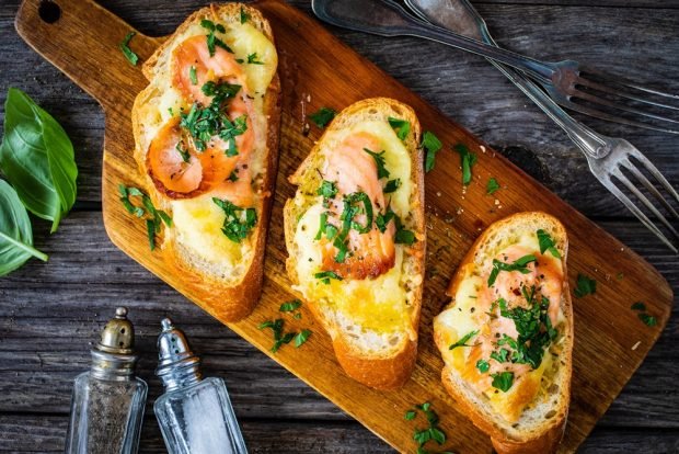 Hot fish sandwiches in the oven