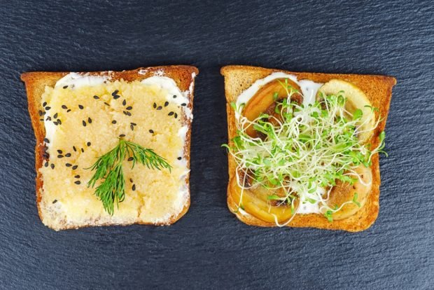 Sandwiches with pollock caviar