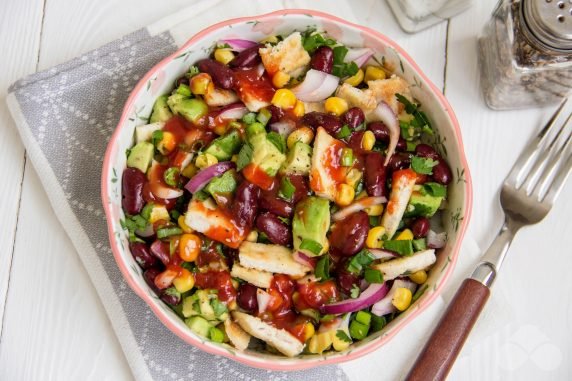 Salad with chicken, red beans and corn: photo of recipe preparation, step 5