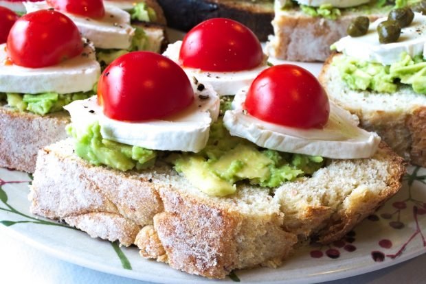 Avocado sandwiches for breakfast