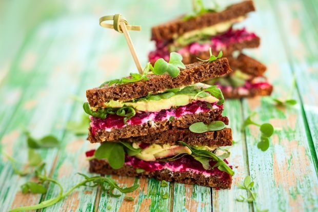 Beetroot and avocado sandwich