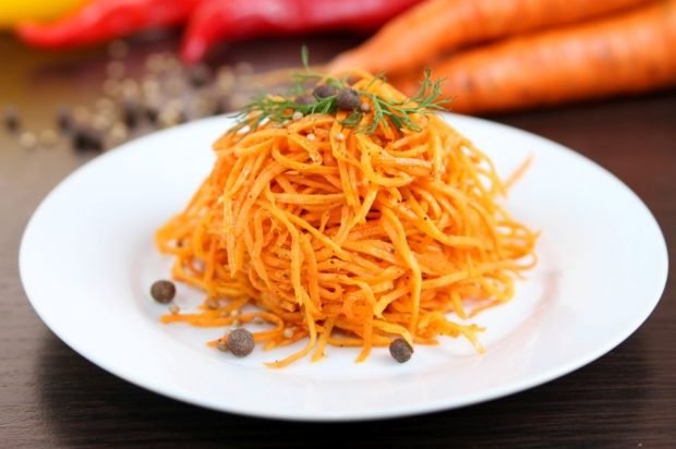 Spicy carrots in Korean with dry adjika 