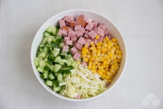 Salad with cabbage and ham: photo of recipe preparation, step 2