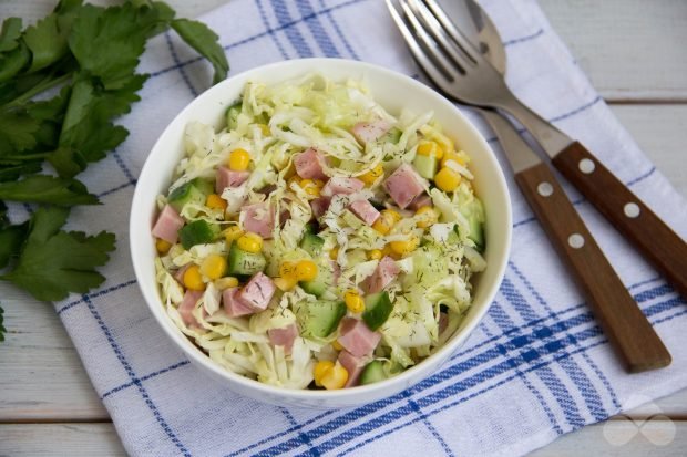 Salad with cabbage and ham