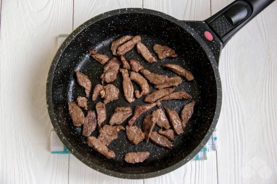 Beef, vegetable and Korean carrot salad: photo of recipe preparation, step 2