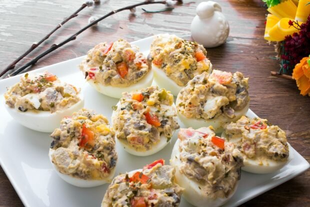 Stuffed eggs with bell pepper and mushrooms – a simple and delicious recipe, how to cook step by step