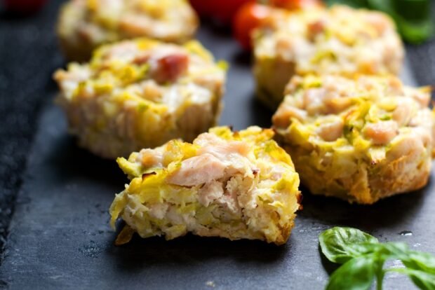 Egg muffins with chicken and turmeric – a simple and delicious recipe how to cook step by step