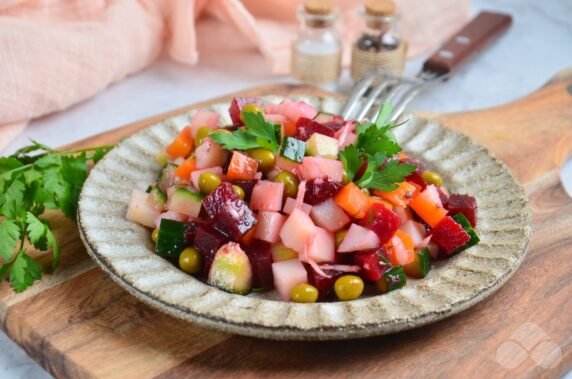 Vinaigrette with lightly salted cucumbers: photo of recipe preparation, step 5