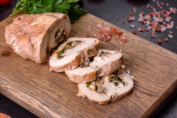 Chicken breast roll with stuffing in the oven – a simple and delicious recipe, how to cook step by step