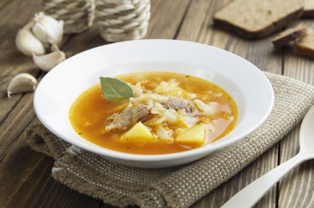 Pork soup with cabbage 