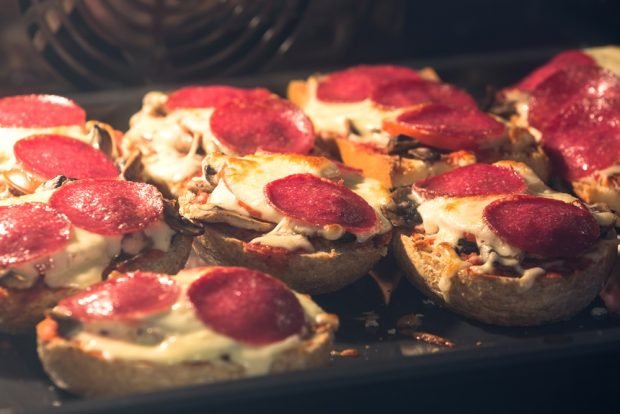 Sausage sandwiches in the oven