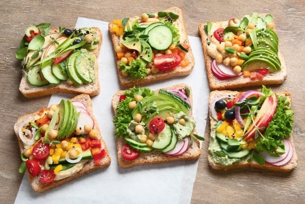 Lean sandwiches for the festive table