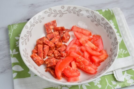 Potato salad with tomatoes and sausage: photo of recipe preparation, step 1