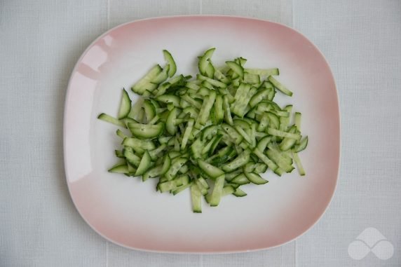 Korean carrot and cucumber salad: photo of recipe preparation, step 1