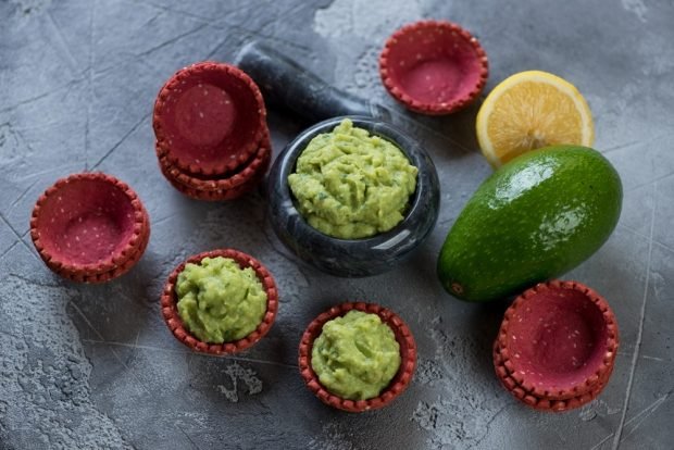 Avocado in tartlets