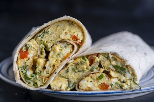 Shawarma with vegetable omelet 