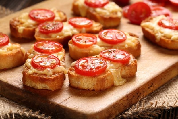 Hot sandwiches in the oven with cheese and tomatoes – a simple and delicious recipe, how to cook step by step