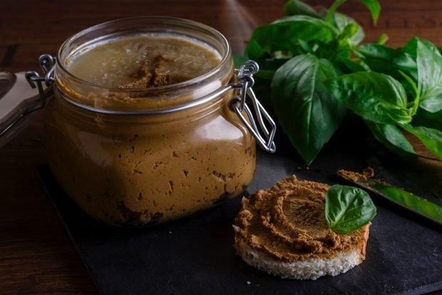 Beef liver pate with cognac 