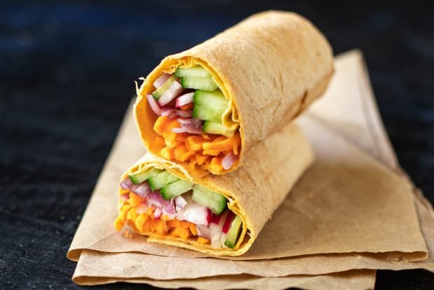 Vegetarian lavash roll 