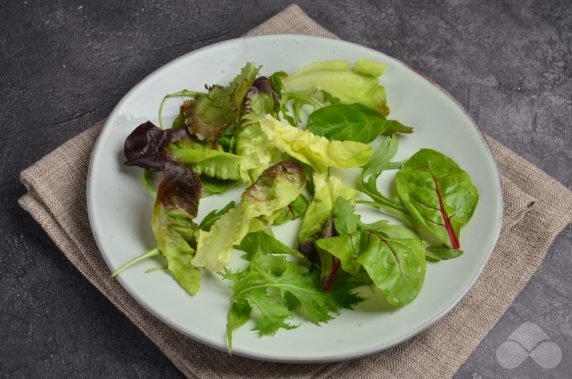 Caesar salad with arugula: photo of recipe preparation, step 2