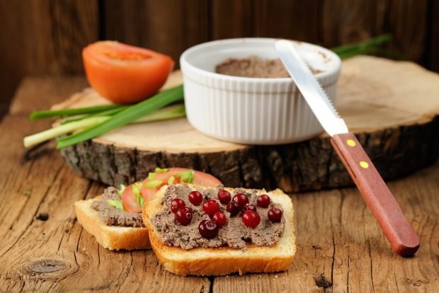 Chicken liver pate with champignons